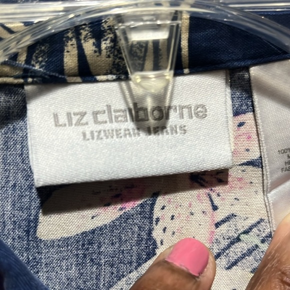 Liz Claiborne Women’s Hawaiian Shirt Size Medium Silk Short Sleeve Floral Vacay - Picture 3 of 8